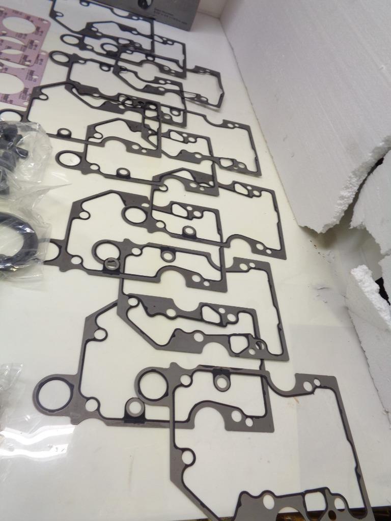 UPPER ENGINE GASKET SET 3800730 R15