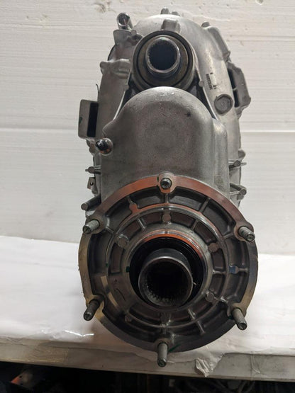 GM Transfer Case 84467435 Chevy Avalanche, Cadillac Escalade NEW DAMAGED BSRG3