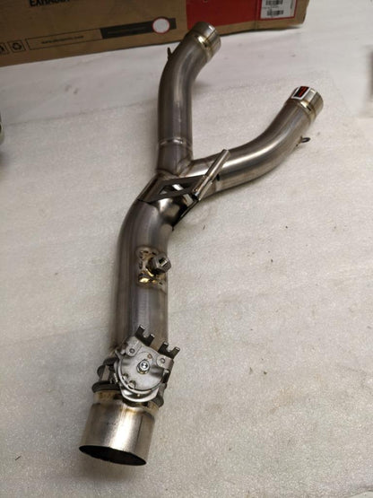 AKRAPOVIC E-B12E4/1 TITANIUM HEADER KIT FOR 2023 BMW R 1250 GS/ADVENTURE NEW R19