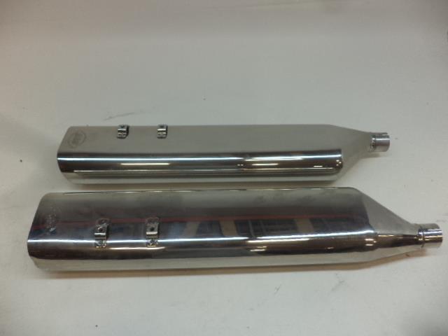 1 USED S&S OVAL STYLE PAIR OF EXHAUSTS CHROME PLATED FOR TOURING 66-190 R16