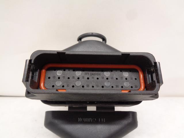 BRAND NEW ITT CANNON SLIDE LOCK D-SUB CONNECTOR 130412-0010 R30