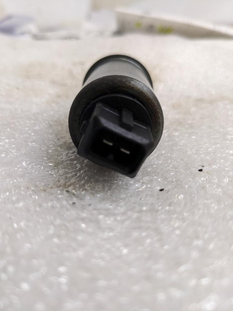 PORSCHE BOXSTER 987 05-08 VARIABLE VALVE TIMING SOLENOID 99610530305 USED 996G.L