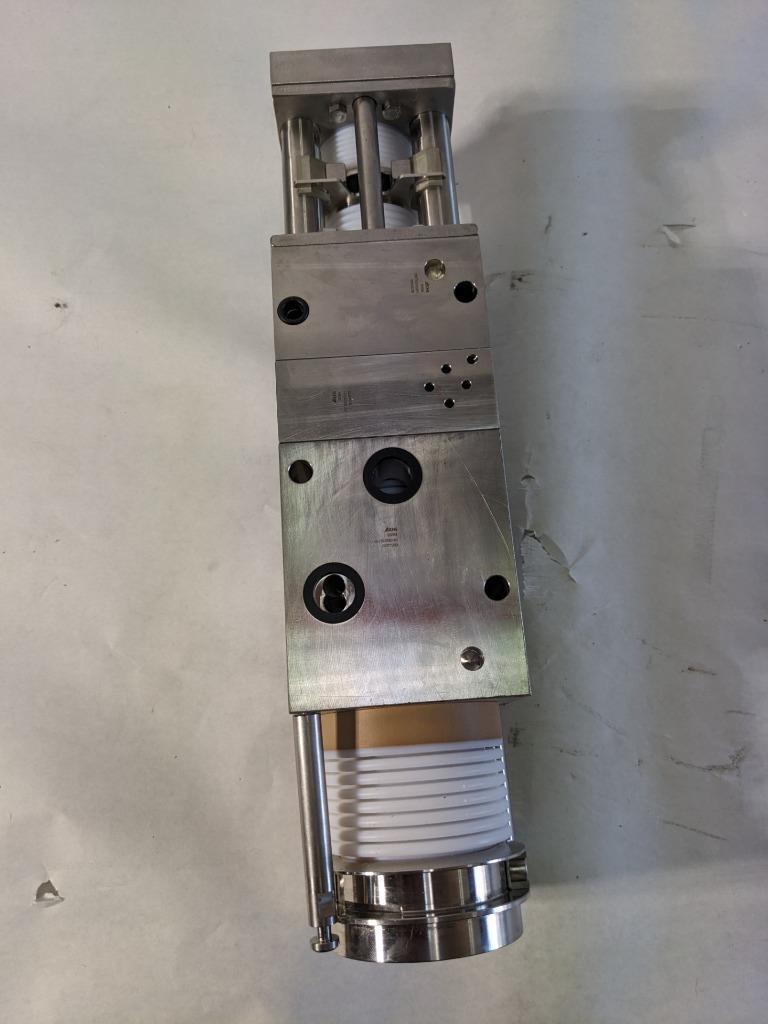 KHS PNEUMATIC CYLINDER 65175533S001 W/ APACHE 3800 CASE 8.39 X 5.6 X 3.25" R35