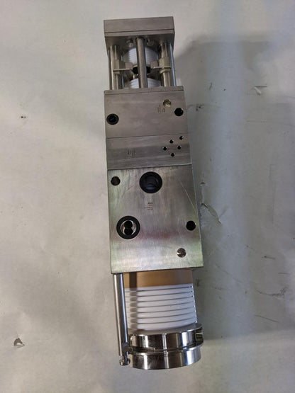 KHS PNEUMATIC CYLINDER 65175533S001 W/ APACHE 3800 CASE 8.39 X 5.6 X 3.25" R35