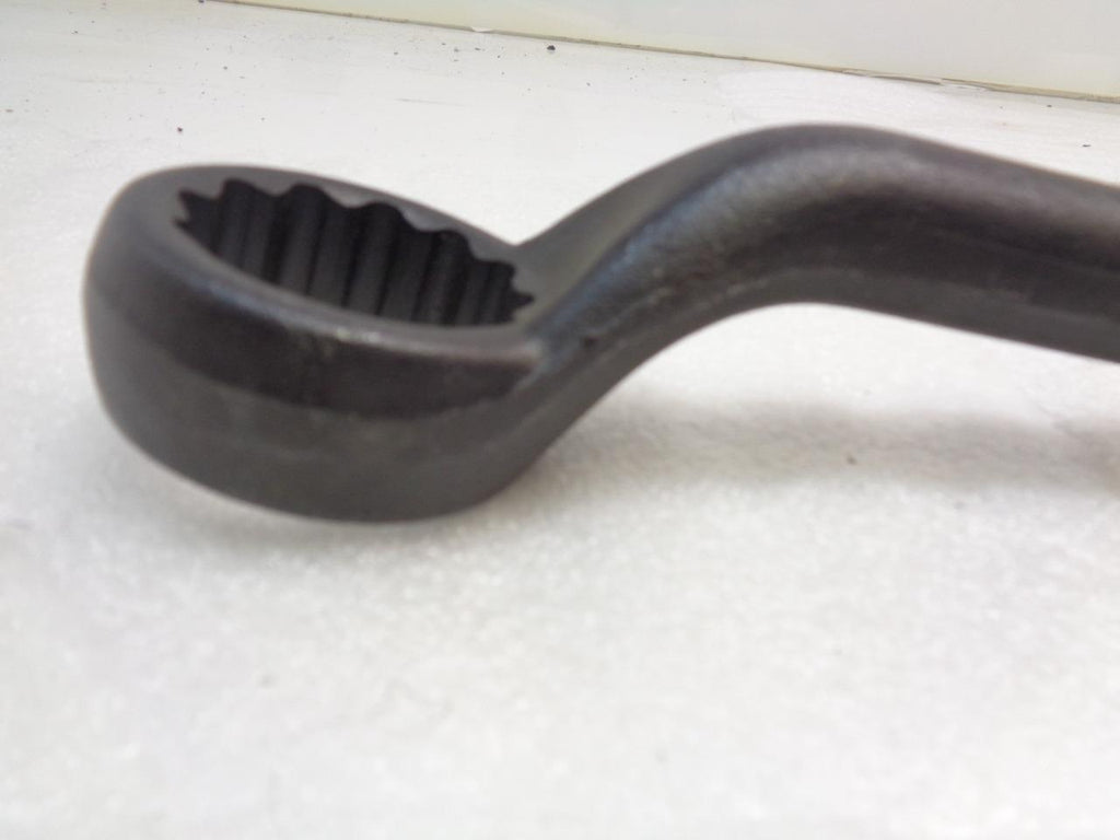 1 NEW PROTO 1-11/16" 12 POINT HEAVY-DUTY OFFSET STRIKING WRENCH 2627SW R22T7