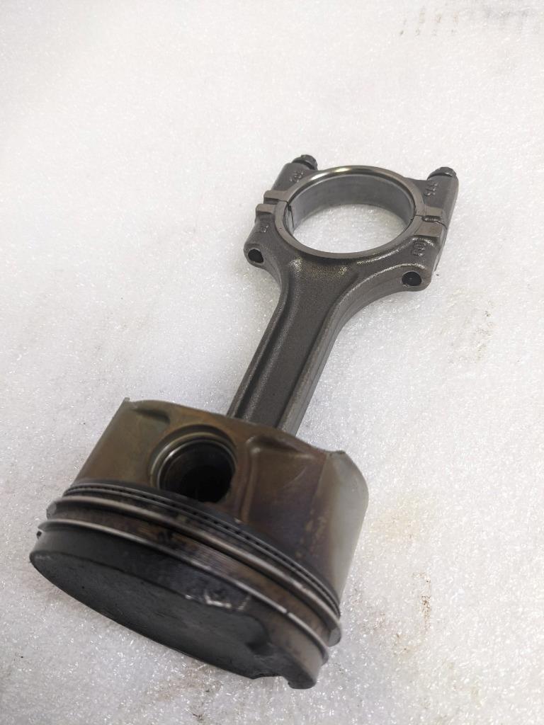 PORSCHE 996/911 CONNECTING PISTON RODS 9961031028R USED 996BGL2T2