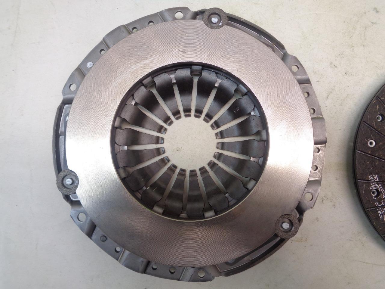 VALEO CLUTCH KIT for 03-05 CHEVY 02-04 OLDSMOBILE 02-05 PONTIAC MODELS 52252219
