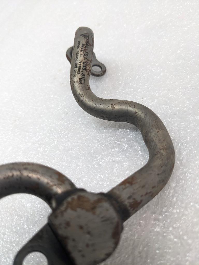 PORSCHE MACAN 15-18 ENGINE OIL LINE PIPE  94610703331 USED R21SPB