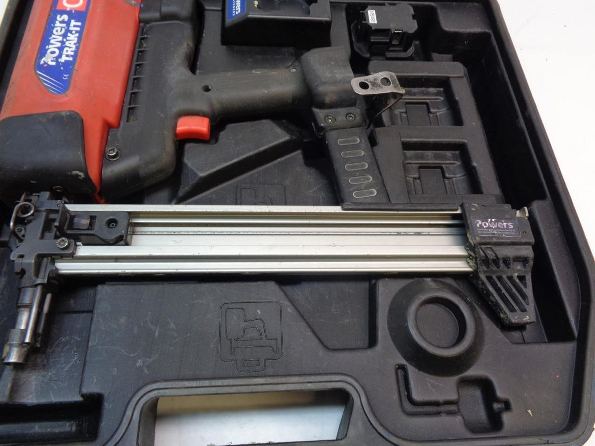 USED RED POWERS TRAK IT GAS NAILER C3 55011  MISSING CHARGING CORD  BSR35