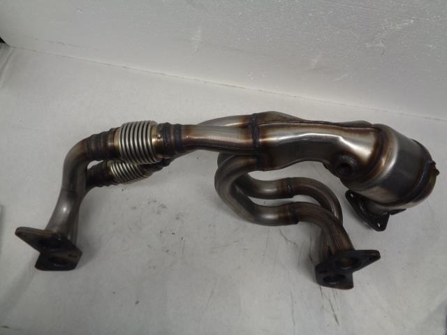 NEW SUBARU CATALYTIC CONVERTER INTEGRATED EXHAUST MANIFOLD FRNT  674864 R19