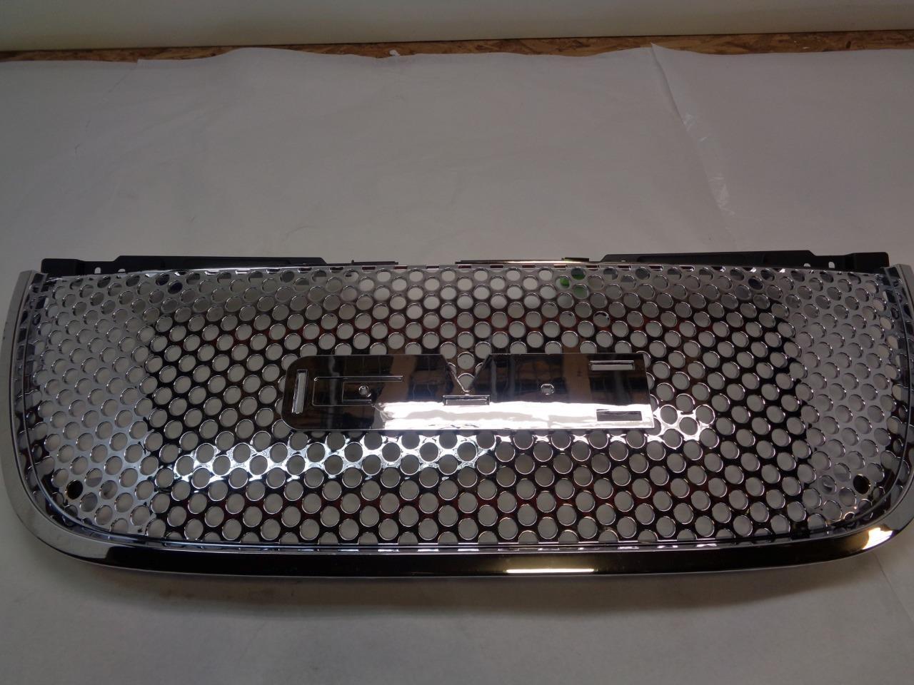 New GMC Yukon 07-13 Chrome Round Punch Hole Grille 25-3522 R18