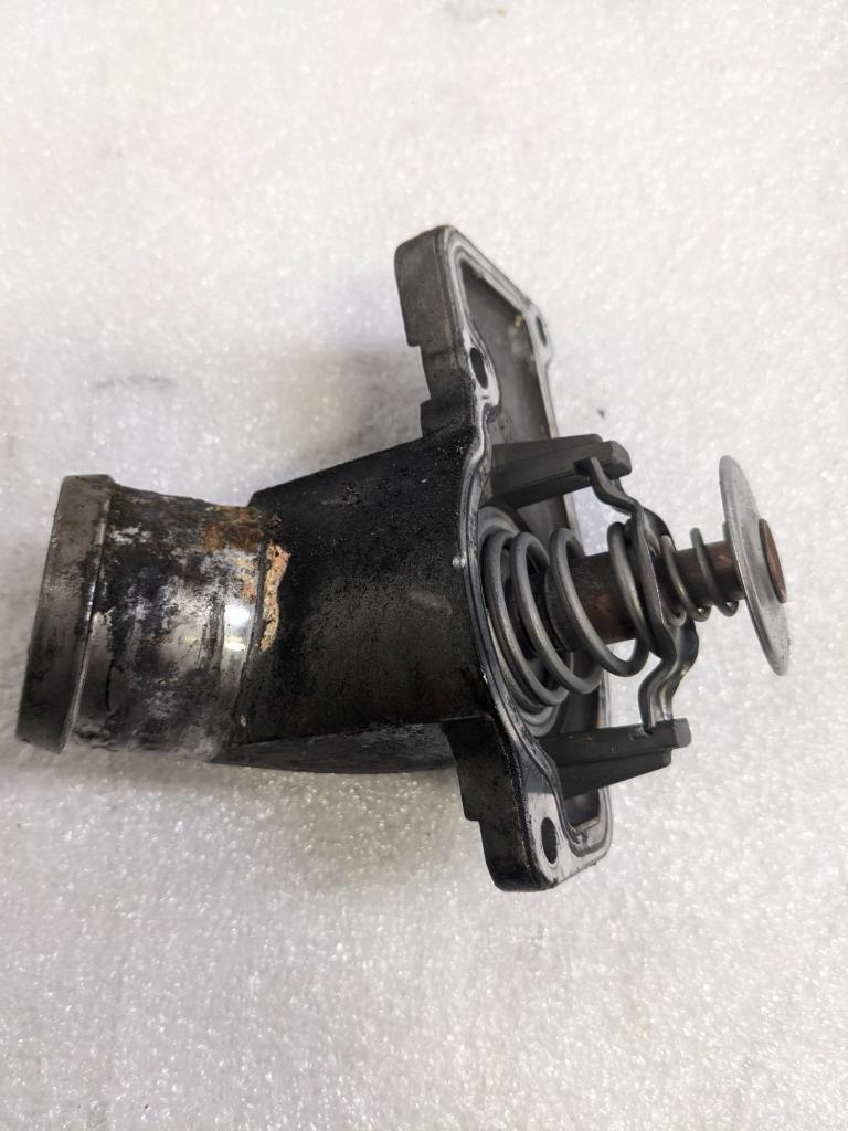 PORSCHE BOXSTER 997/986/911 HOUSING THERMOSTAT 99610612157 USED 996BGL2T2