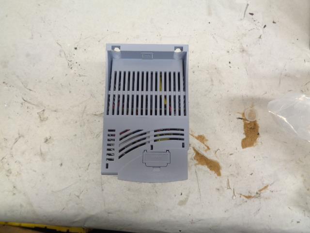 WEG CFW500 FREQUENCY CONVERTER CFW500B10P0T4DB20G2 15575699 NEW R35