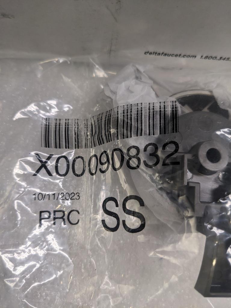 DELTA TESLA SINGLE-HANDLE 3-SPRAY SHOWER FAUCET TRIM KIT T17252-SS NEW R27