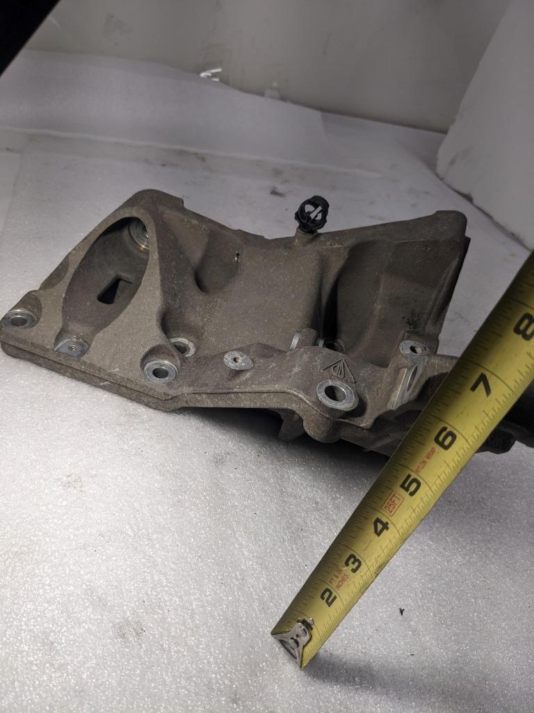 PORSCHE CAYENNE 4.5L LEFT ENGINE MOTOR BRACKET 9481022135R USED 996BGL