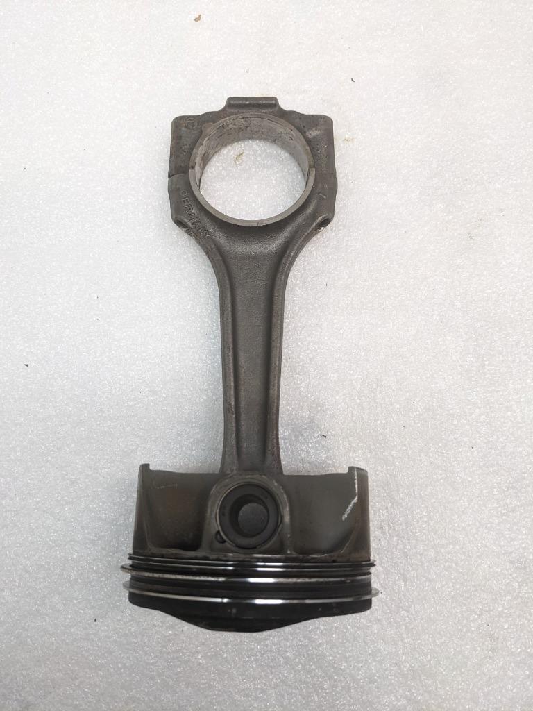 PORSCHE CAYENNE PISTON CONNECTING ROD #2 (CRACKED) 9461191R USED R24