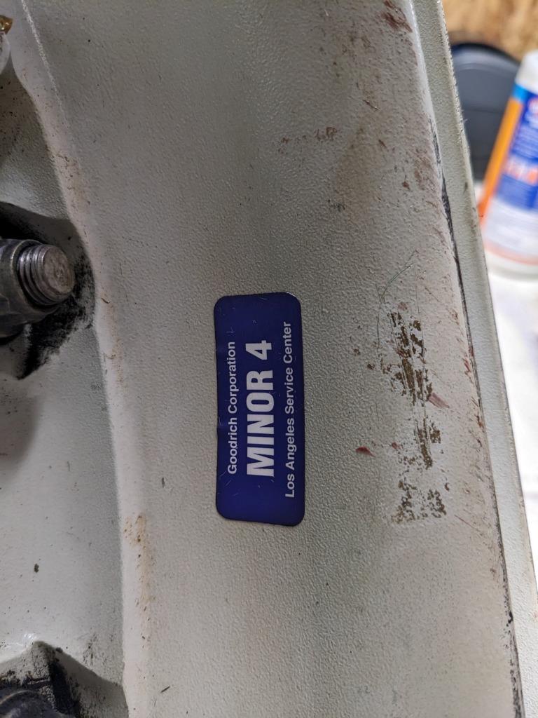 GOODRICH INBOARD WHEEL AND MICHELIN TIRE  30X8.8-15 HUB BORE 77MM 3-1531-3 B2