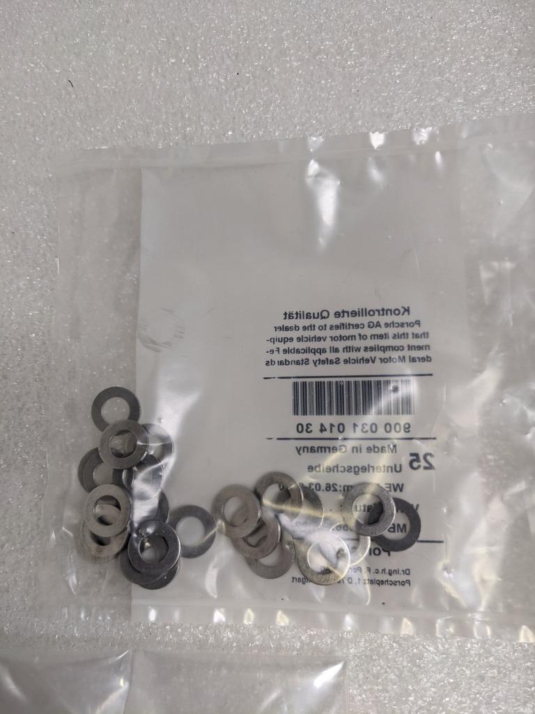 PORSCHE 93010590201 ENGINE VALVE COVER GASKET KIT FOR 911 NEW PGB2TA