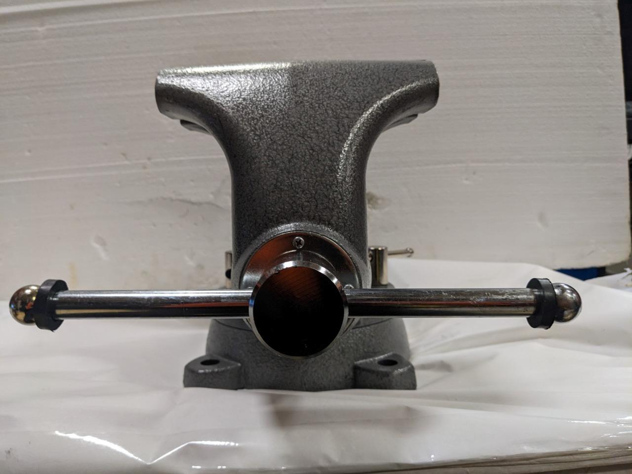 WILTON WL9-28808 1780A TRADESMAN VISE WITH SWIVEL BASE NEW BSIG1