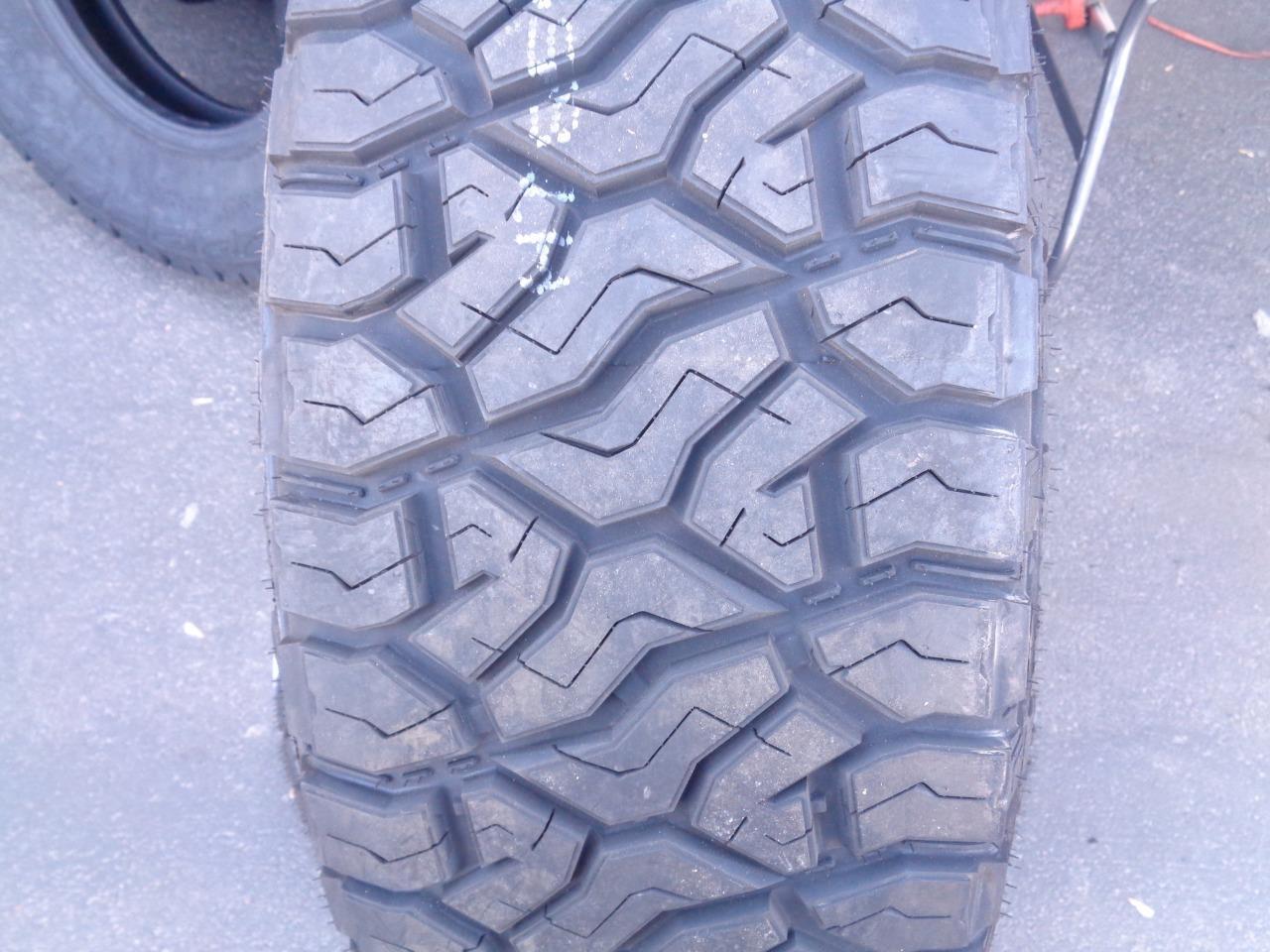 2 VENOM POWER TERRA HUNTER R/T+ P 285 55 20 116T XL TVPRT27 SU7