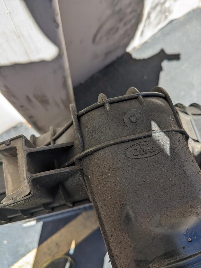 FORD 4C3Z-6K775-BA INTERCOOLER ASSEMBLY FOR 04 EXCURSION/F250SD-F550SD USED B2