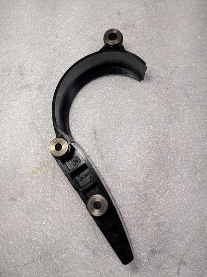 PORSCHE BOXSTER/CAYMAN ENGINE TIMING CHAIN CENTER GUIDE 99610516651 USED 996B.GL