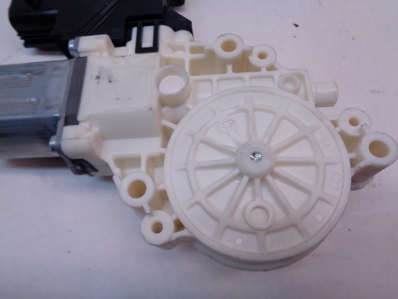 LEFT FRONT DRIVER WINDOW MOTOR FOR 2007-17 FORD EXPIDITION LINCOLN NAVIGATOR R17