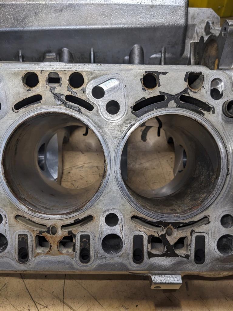 PORSCHE BARE ENGINE CASE FOR 03-10 CAYENNE 9PA 4.5L V8 USED I1