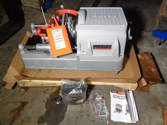 RIDGID MODEL 535 THREADING MACHINE FOR 1/8"-2" PIPE 2HP MANUAL CHUCK NEW #2 B2