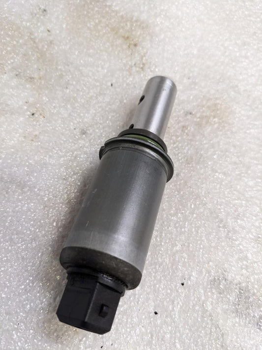 PORSCHE BOXSTER 987 05-08 VARIABLE VALVE TIMING SOLENOID 99610530305 USED 996G.L