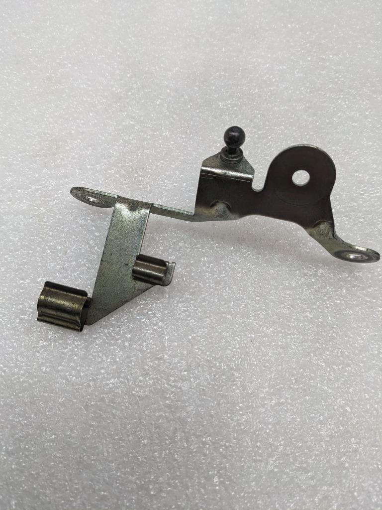 11-15 PORSCHE CAYENNE ENGINE BAY BRACKET MOUNT 94810520201 USED R21SPB