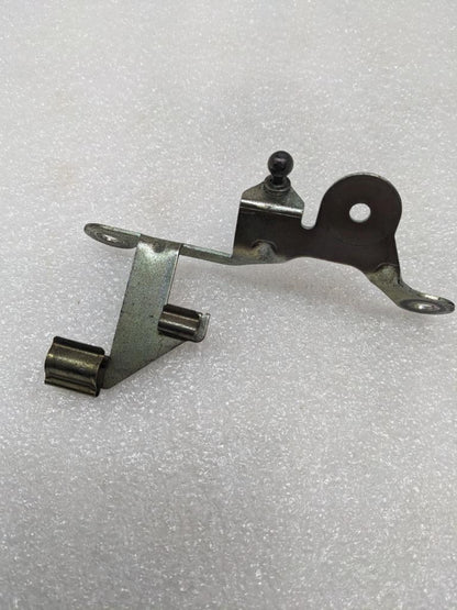 11-15 PORSCHE CAYENNE ENGINE BAY BRACKET MOUNT 94810520201 USED R21SPB