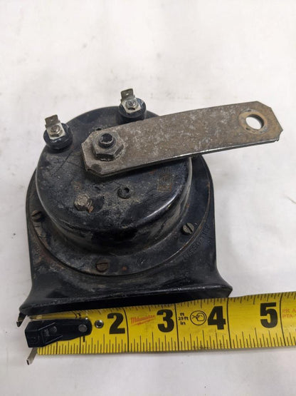 PORSCHE 84-91 944 LOW PITCH TONE ELECTRIC HORN SIREN MIXO TR129 #5 USED R21T2