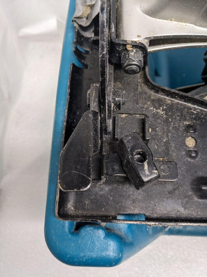 Makita 5402NA Corded 16-5/16" Beam Circular Woodcutting Saw 2011 used B1B2