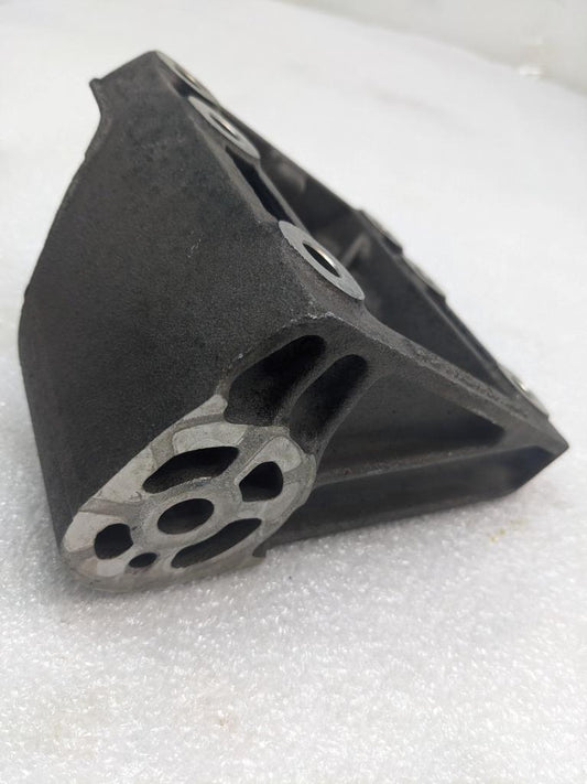 PORSCHE CAYENNE ENGINE HOLDER RIGHT 9481152012R USED R25