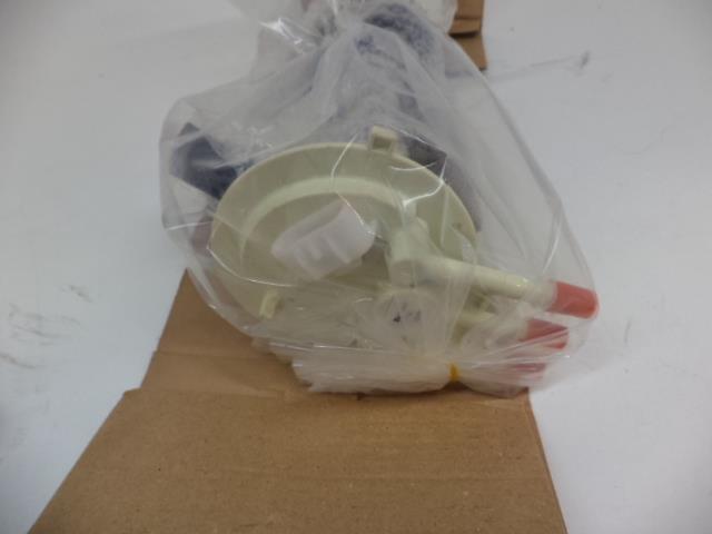 NEW SPECTRA PREMIUM FUEL PUMP ASSEMBLY SP61090M 99-03 CHEVY SILVERADO 1500 R13