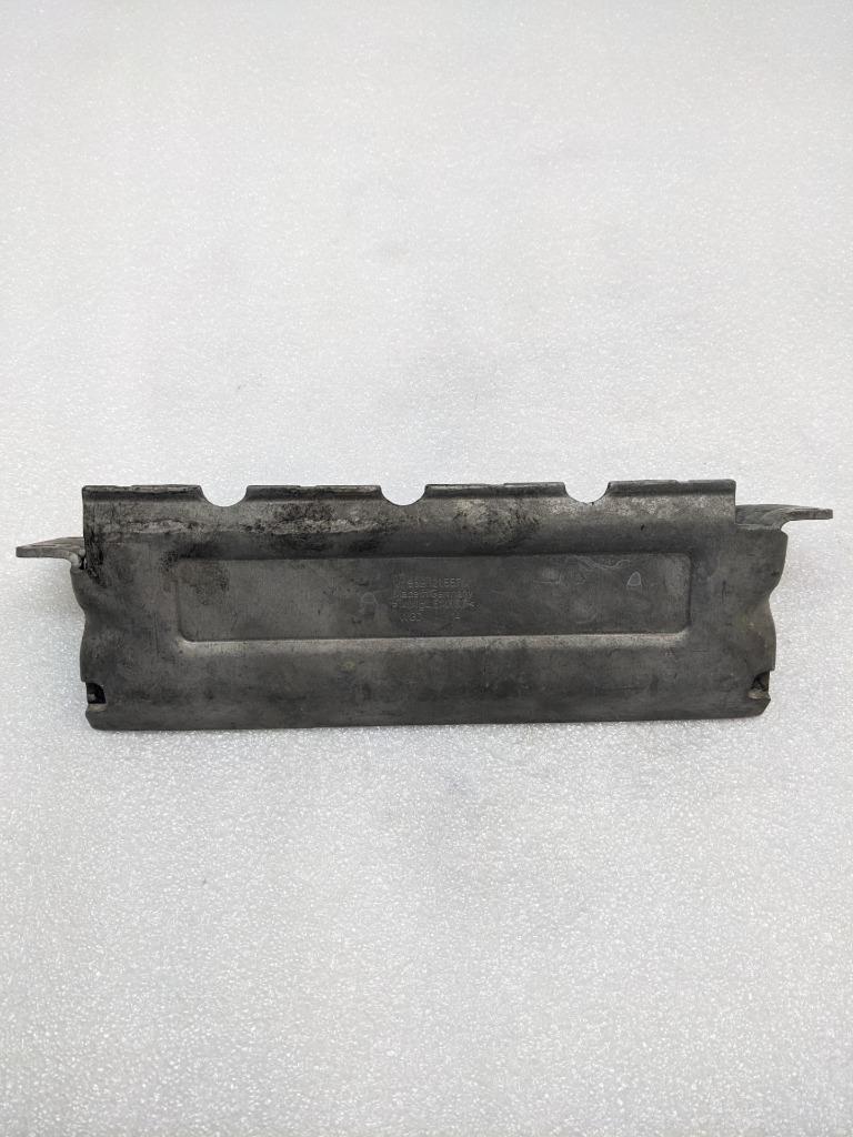 PORSCHE MACAN 15-18 HEAT PROTECTION 95B121557A USED R21