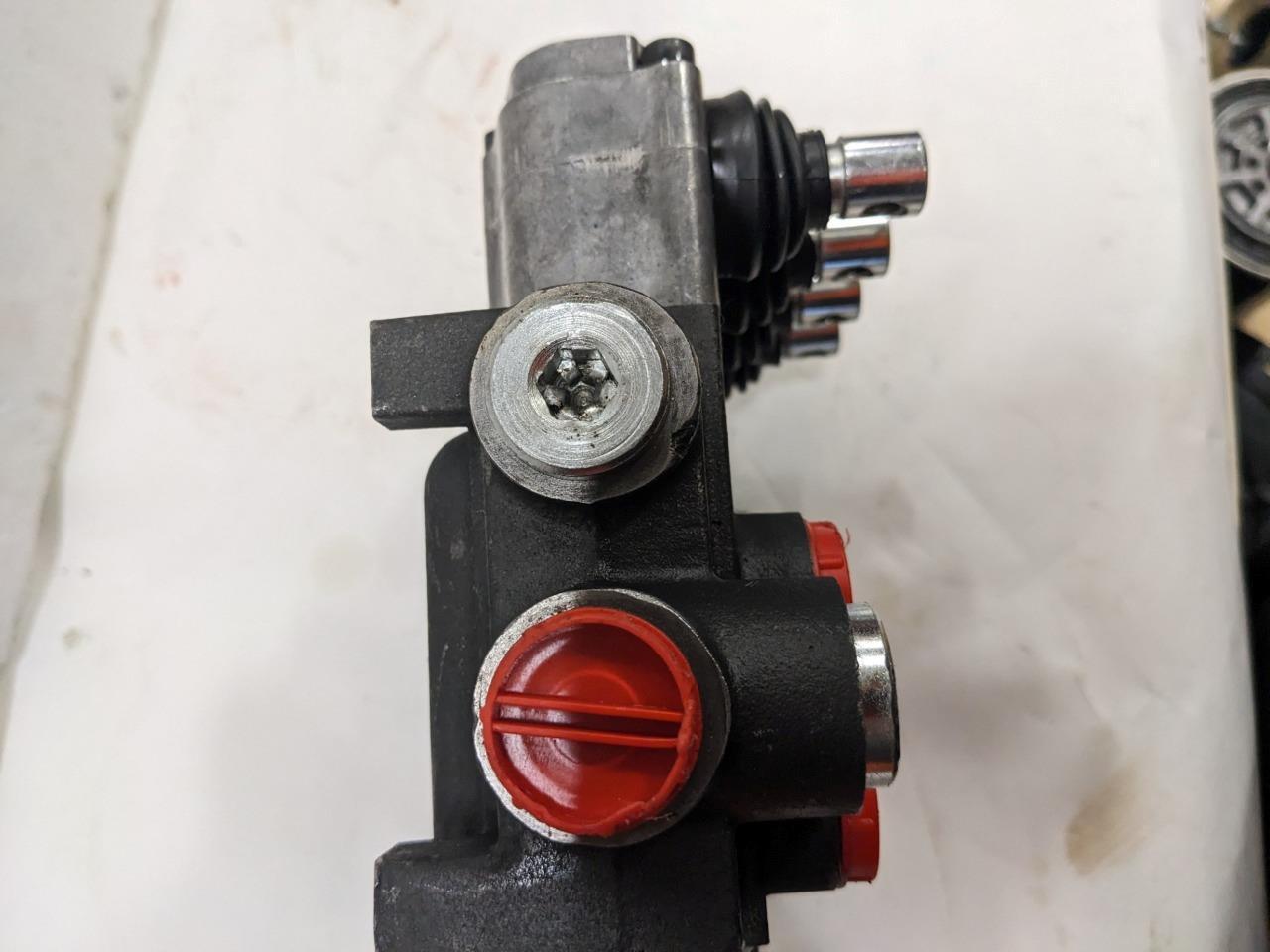 Chief 4 Way Directional Control Valve 4P40 S1Z1 A1A1A1D1 NEW BSIG1