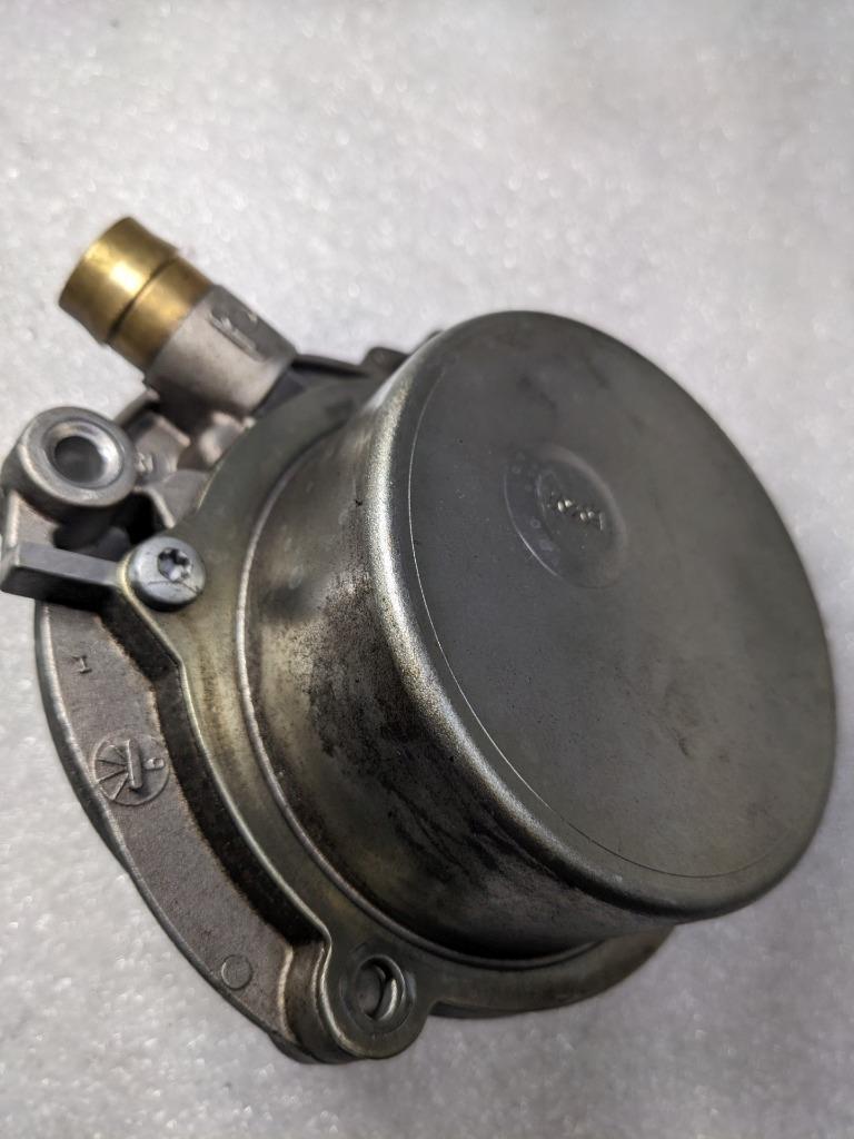 PORSCHE BOXSTER/CAYMAN ENGINE TANDEM VANE TYPE PUMP 99710702202 USED 996B.G.L.