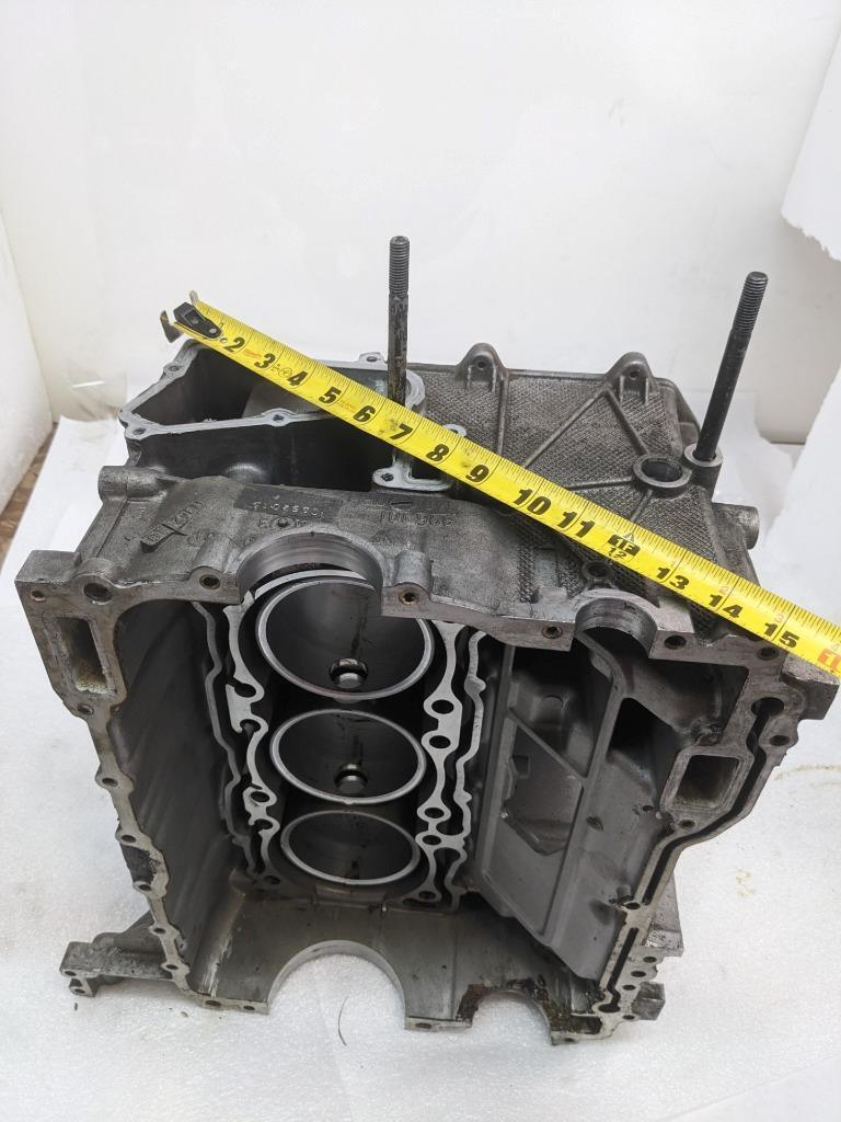PORSCHE 911/996 RIGHT SIDE ENGINE BLOCK 9961011460R USED B2