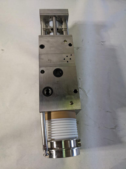 KHS PNEUMATIC CYLINDER 65175533S001 W/ APACHE 3800 CASE 8.39 X 5.6 X 3.25" R35