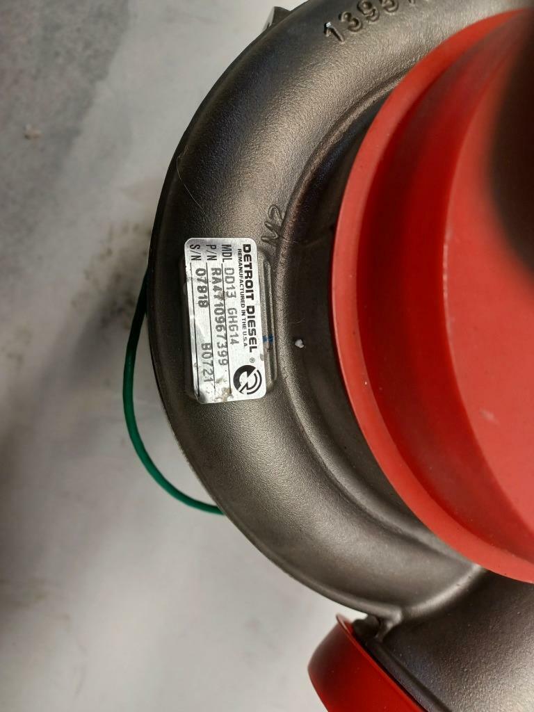 GENUINE REMANUFACTURED DETROIT DIESEL GHG14 TRUCK TURBOCHARGER RA4710967399 E2