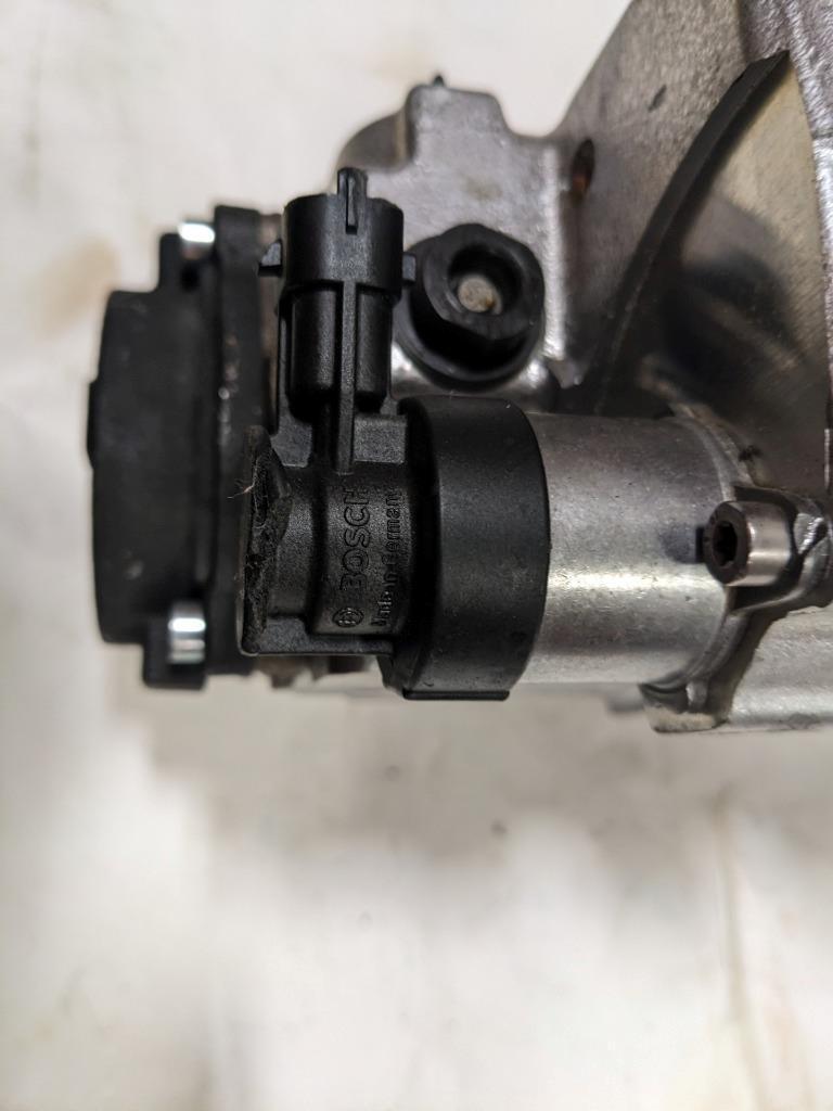 BOSCH 5801486599 HIGH PRESSER FUEL PUMP FOR NEW R11