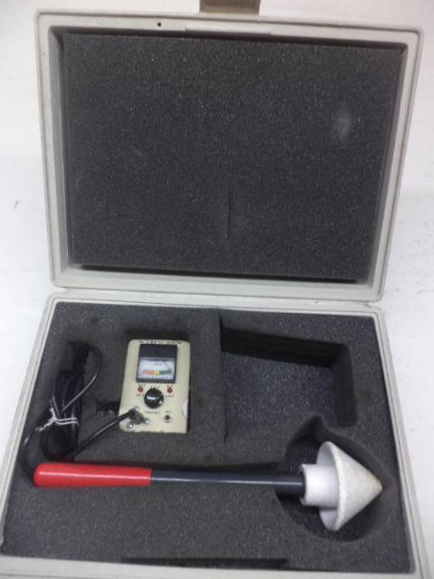 HOLADAY INDUSTRIES MICROWAVE SURVEY COMPACT METER HI-1800 2450 MHz R4
