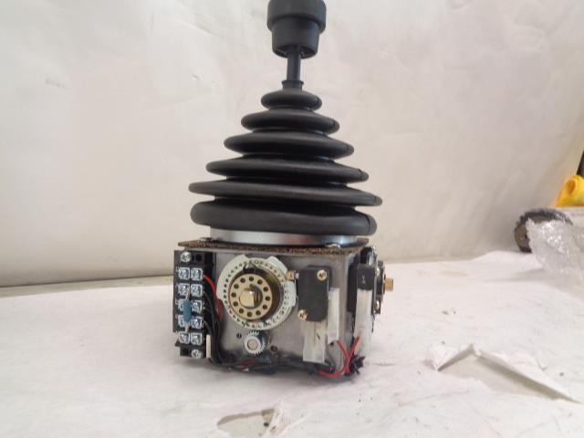 OEM CONTROLS INC LEVEL MANUAL CONTROLLER JS2M2585/1366AS188 NEW R31