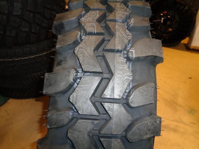 INTERCO SUPER SWAMPER TSL 33 12.50 16.50 LRD 8 PLY TIRE SAMSSR 53  BQ4