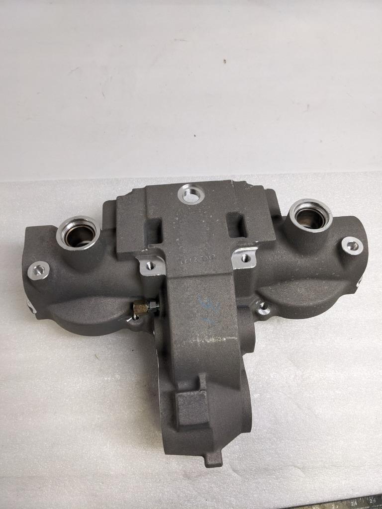 JOHN DEERE CE20020 ROW UNIT GEAR CASE HOUSING NEW I2