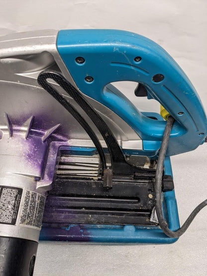 Makita 5402NA Corded 16-5/16" Beam Circular Woodcutting Saw 2011 used B1B2