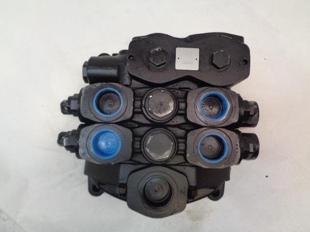 PARKER DIRECTIONAL CONTROL VALVE 2 SPOOL GREY IRON V70 SERIES R32