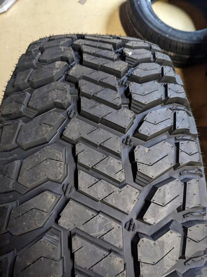 RADAR RENEGADE R/T BSW LT 285 65 18 125/122Q LRE 10PLY TIRE RASYTH0133 CQ2